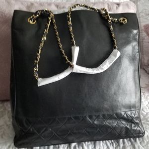 Vintage lambskin Chanel tote w/ wallet